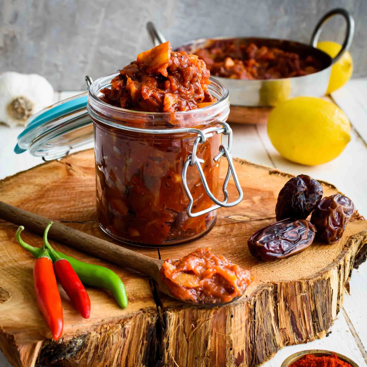 LEMON AND DATES PICKLE